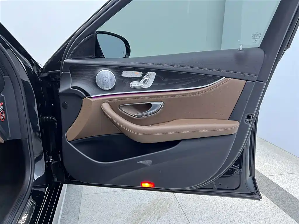 Mercedes-Benz Mercedes-Benz E-Class 2021 E 300 L Sport Prestige 2020 - thumbnail 25