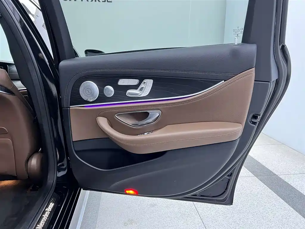 Mercedes-Benz Mercedes-Benz E-Class 2021 E 300 L Sport Prestige 2020 - thumbnail 26