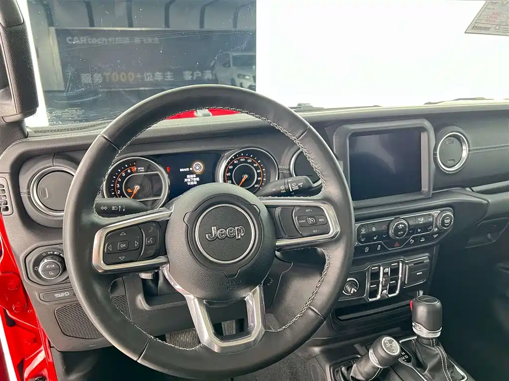 Jeep 2022 Jeep Gladiator 3.6L Launch Edition 2023 - thumbnail 13
