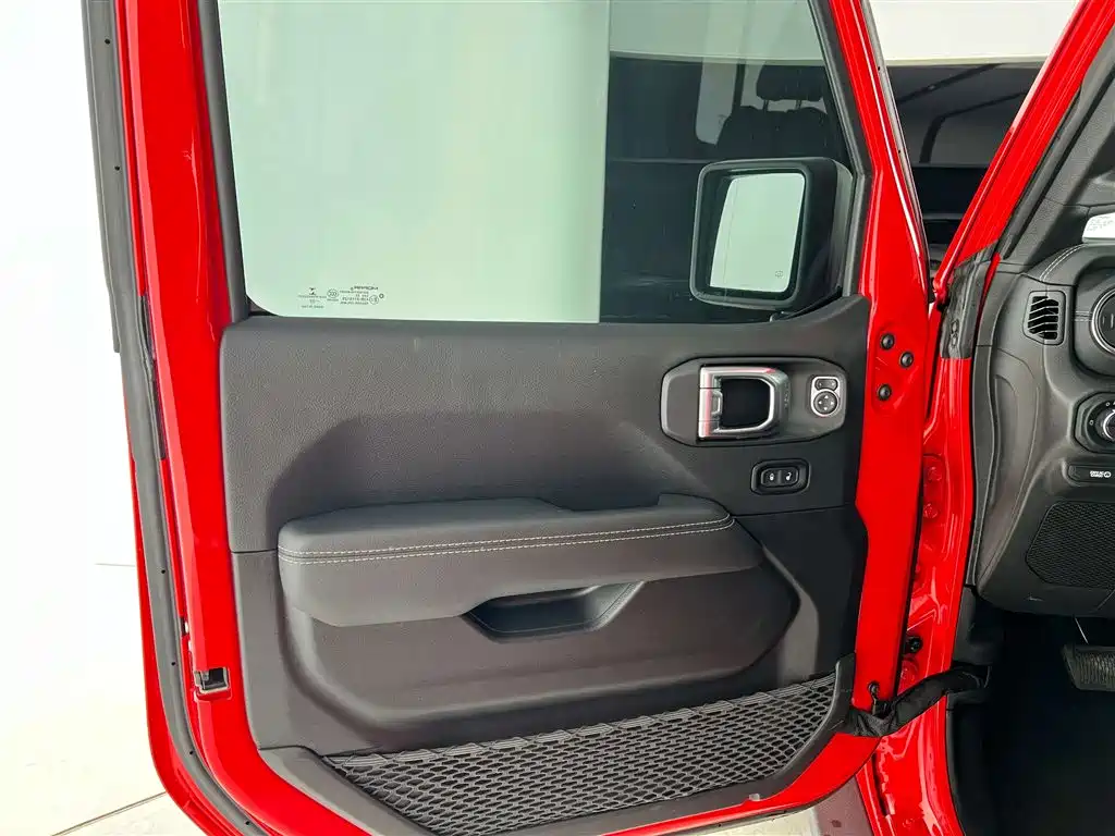 Jeep 2022 Jeep Gladiator 3.6L Launch Edition 2023 - thumbnail 23