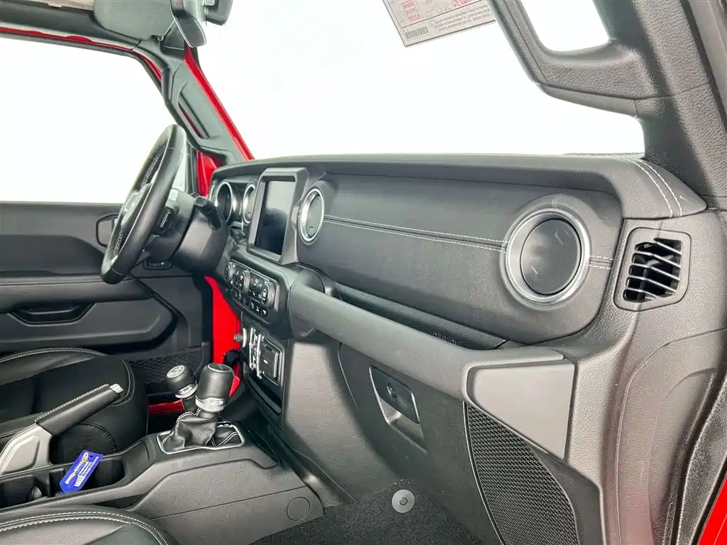 Jeep 2022 Jeep Gladiator 3.6L Launch Edition 2023 - thumbnail 30