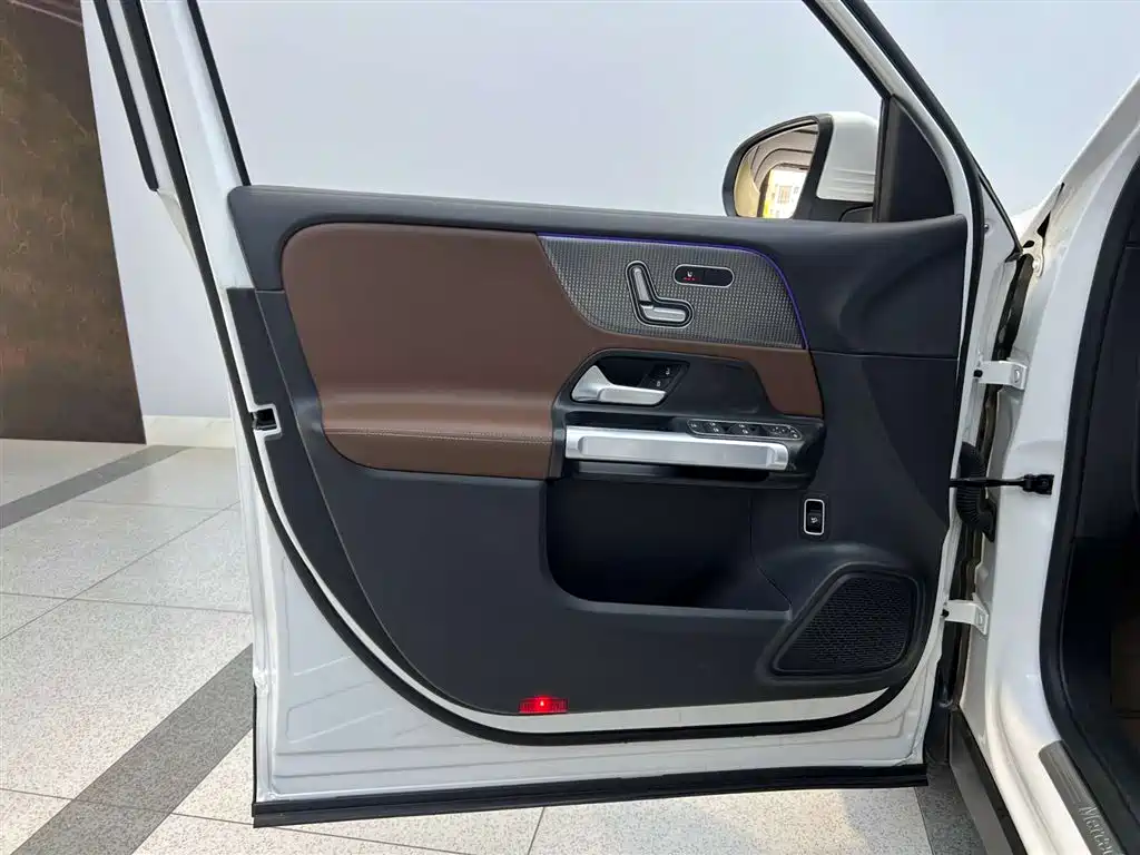 Mercedes-Benz Mercedes-Benz GLB 220 2023 - thumbnail 11