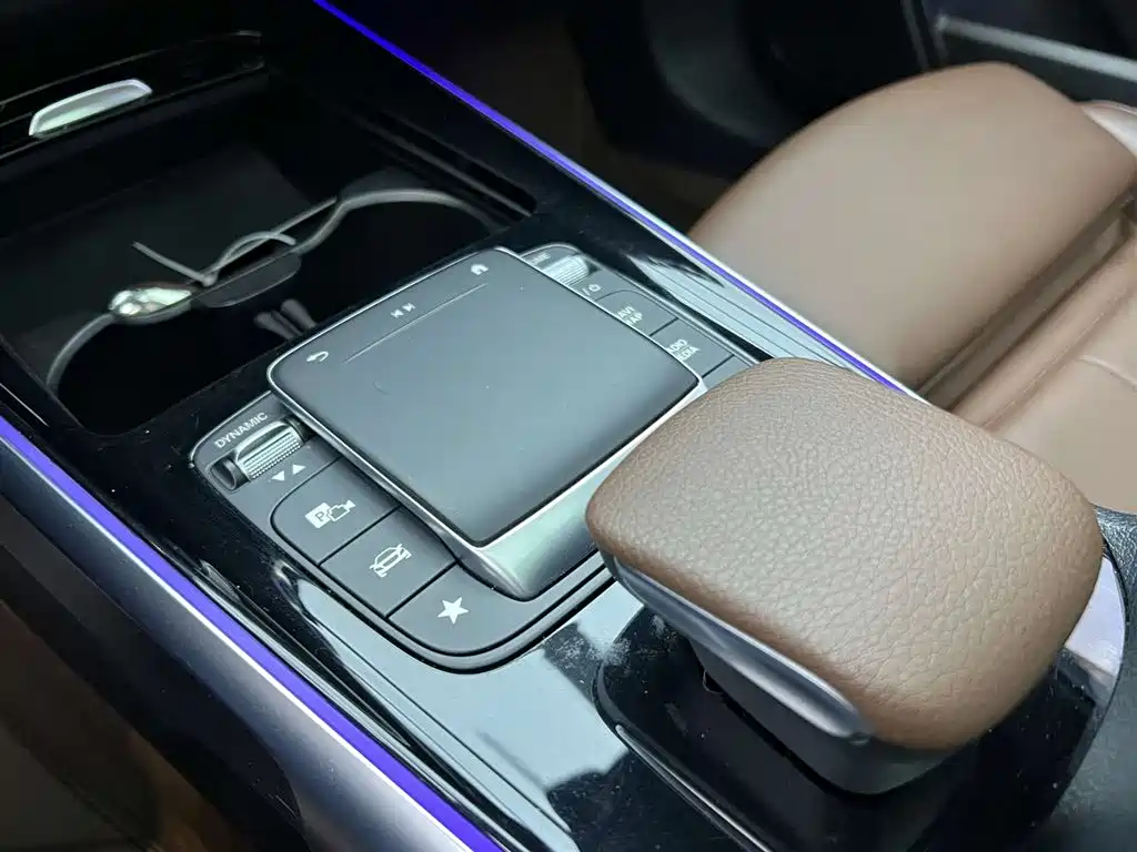 Mercedes-Benz Mercedes-Benz GLB 220 2023 - thumbnail 15