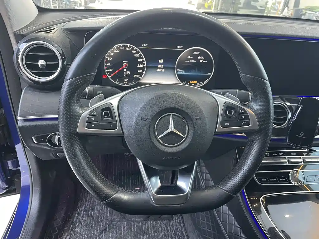 Mercedes-Benz Mercedes-Benz E-Class 2016 E 200 L Sport 2016 - thumbnail 7