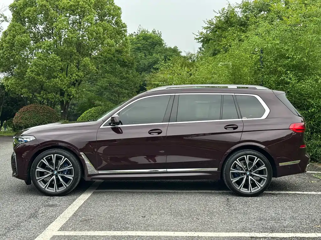 BMW BMW X7 2021 xDrive40i Executive M Sport Package 2021 - thumbnail 4