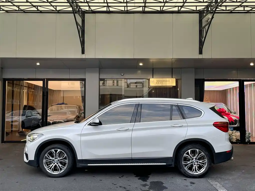 BMW BMW X1 2019 sDrive20Li Leading Edition 2019 - thumbnail 3