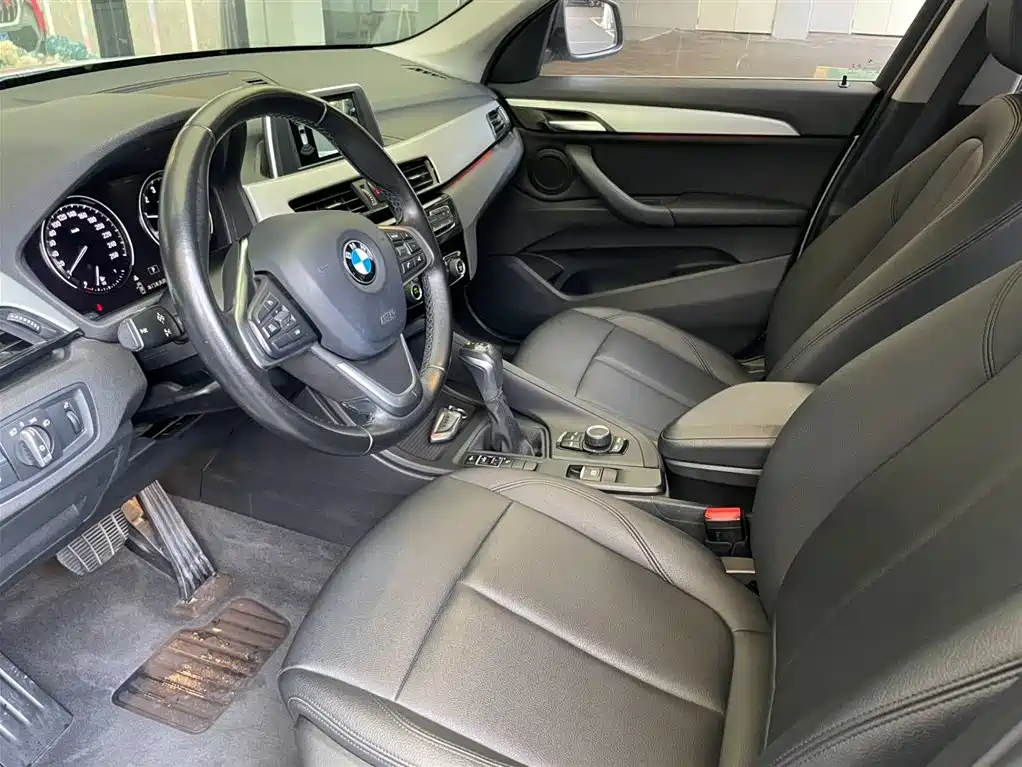 BMW BMW X1 2019 sDrive20Li Leading Edition 2019 - thumbnail 4