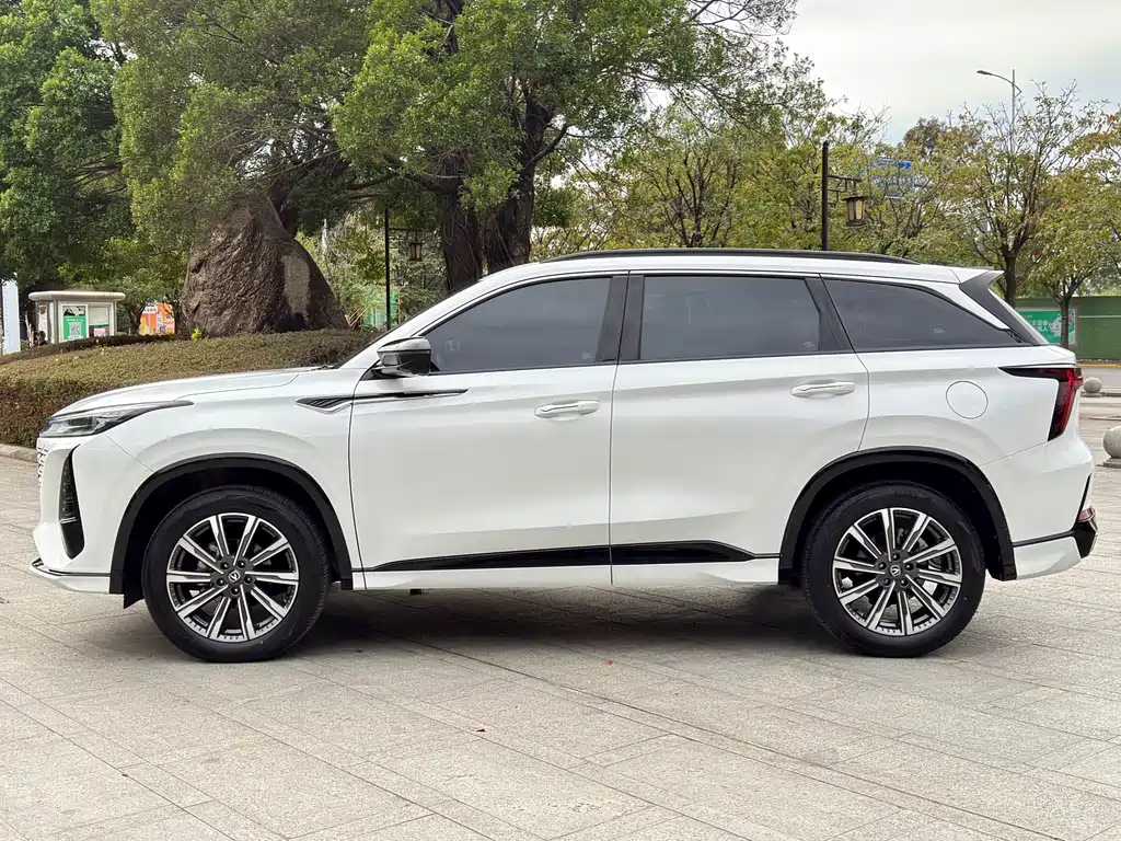 Changan Changan CS75 Plus 2024 3rd Gen Champion Edition 1.5T Smart Driving Jinghang 2024 - thumbnail 4