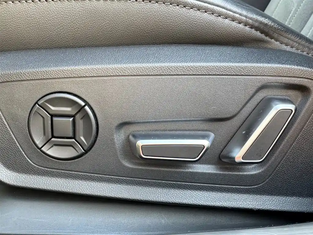 Audi Audi A6L 2023 45 TFSI Zhenxuan Dynamic Edition 2024 - thumbnail 19