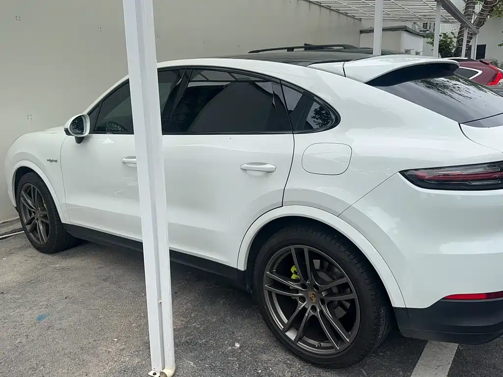 Porsche 2023 Porsche Cayenne Coupé E-Hybrid 2.0T 2023 - thumbnail 5