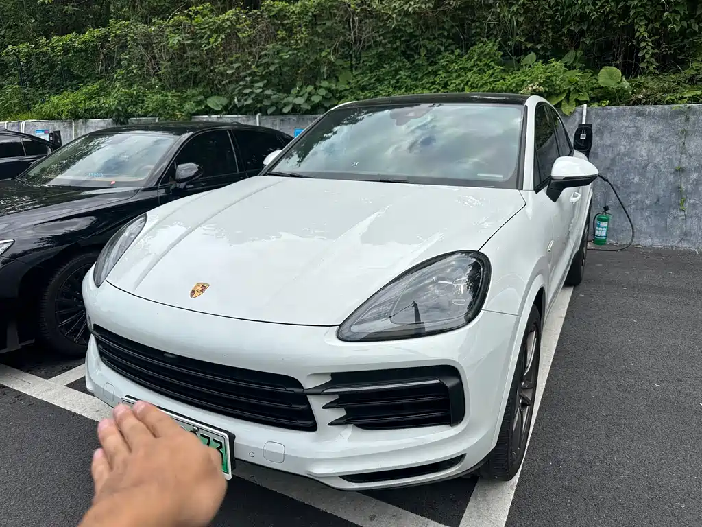 Porsche 2023 Porsche Cayenne Coupé E-Hybrid 2.0T 2023 - thumbnail 6