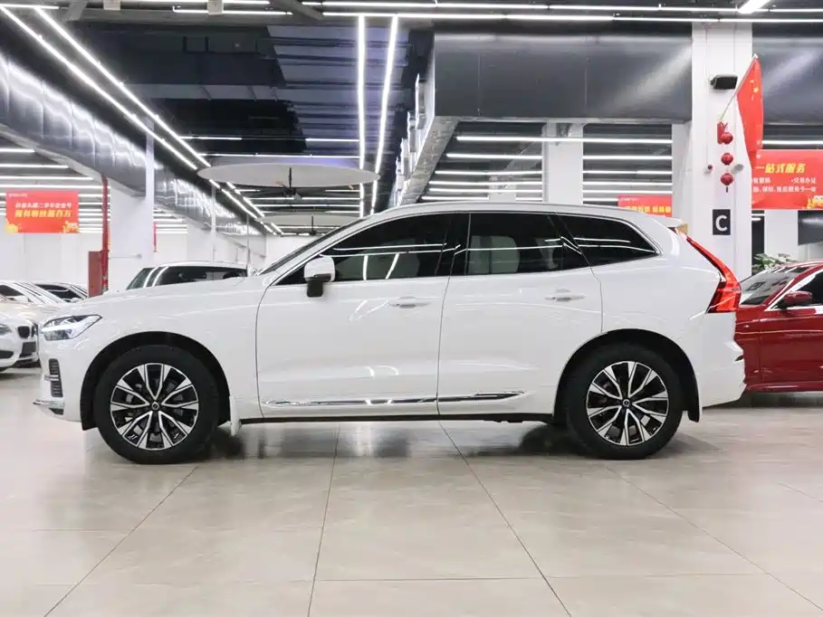 Volvo Volvo XC60 2023 B5 AWD Inscription 2023 - thumbnail 3