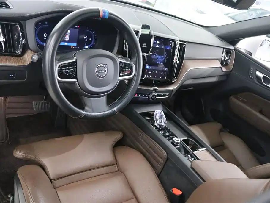 Volvo Volvo XC60 2023 B5 AWD Inscription 2023 - thumbnail 10