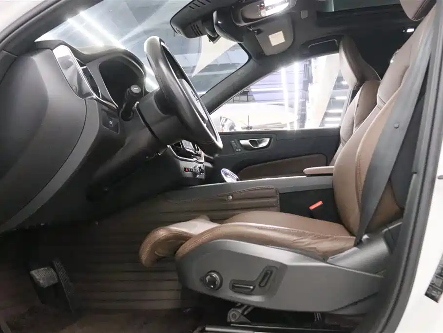 Volvo Volvo XC60 2023 B5 AWD Inscription 2023 - thumbnail 12
