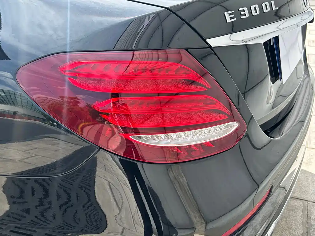 Mercedes-Benz Mercedes-Benz E-Class 2020 E 300 L Fashion Edition 2019 - thumbnail 16