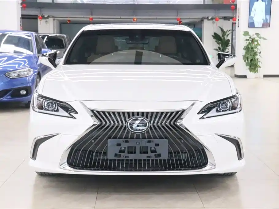 Lexus Lexus ES 2018 200 Excellence Edition China V 2019 - thumbnail 2