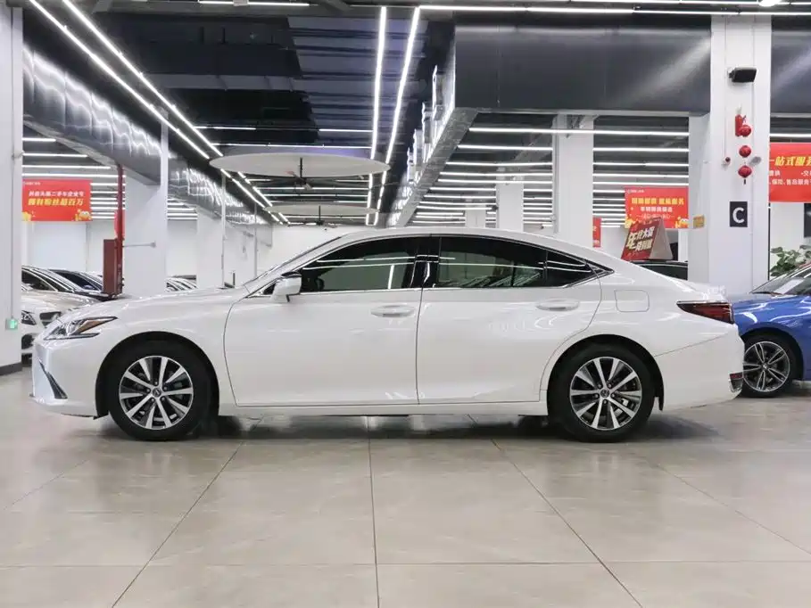Lexus Lexus ES 2018 200 Excellence Edition China V 2019 - thumbnail 3