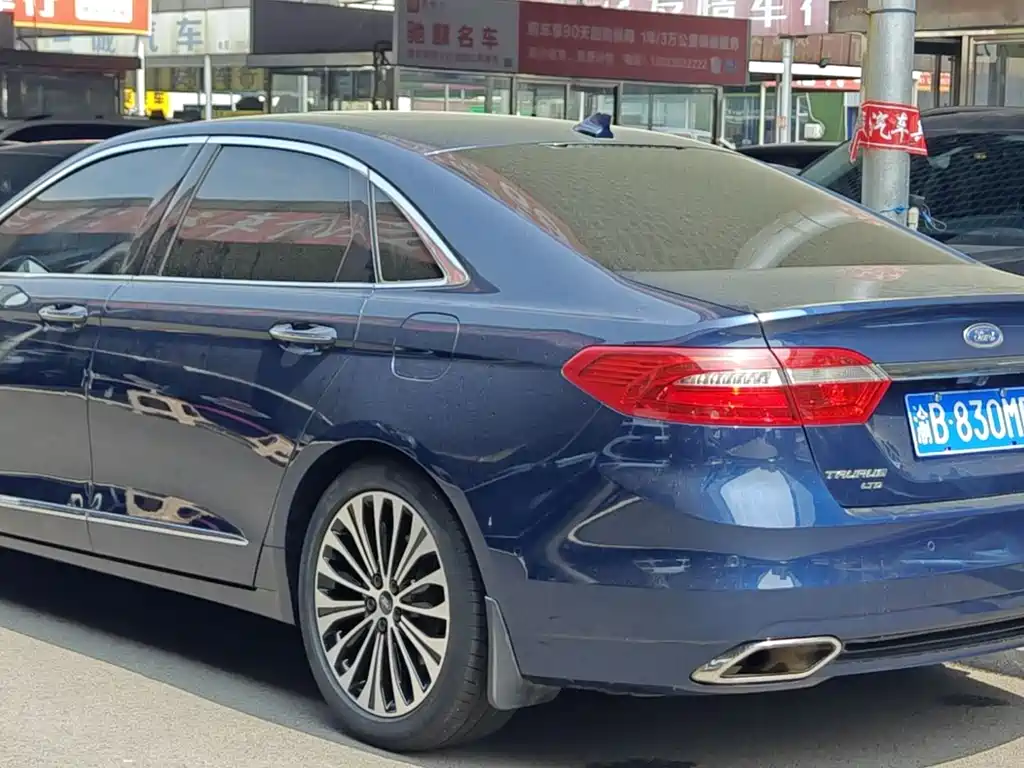Ford Ford Taurus 2017 EcoBoost 325 V6 LTD Limited Edition 2019 - thumbnail 4