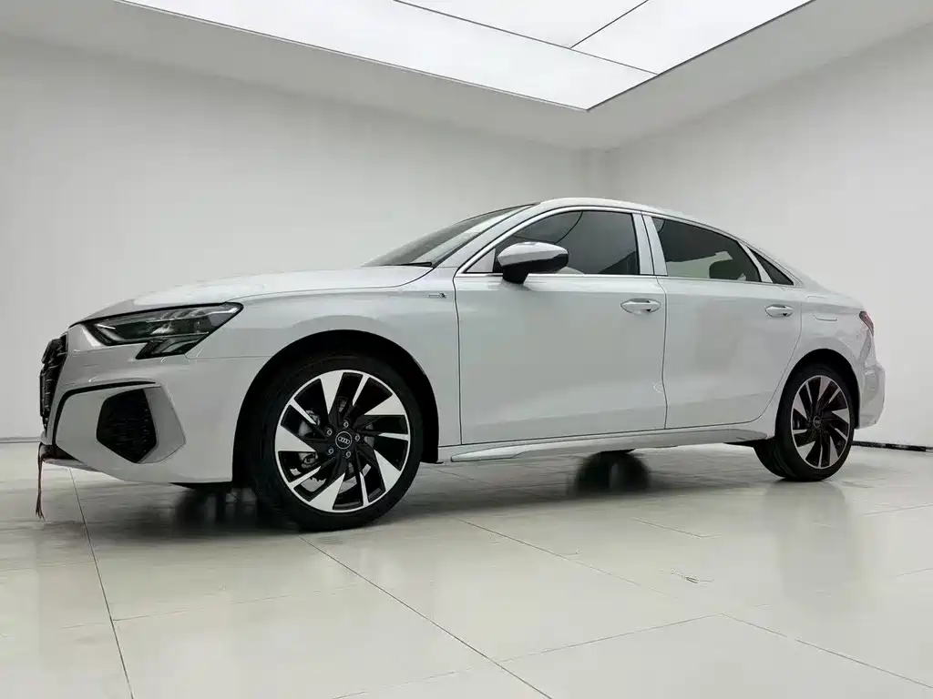 Audi Audi A3L Limousine 35 TFSI Fashion Sport 2026 - thumbnail 2