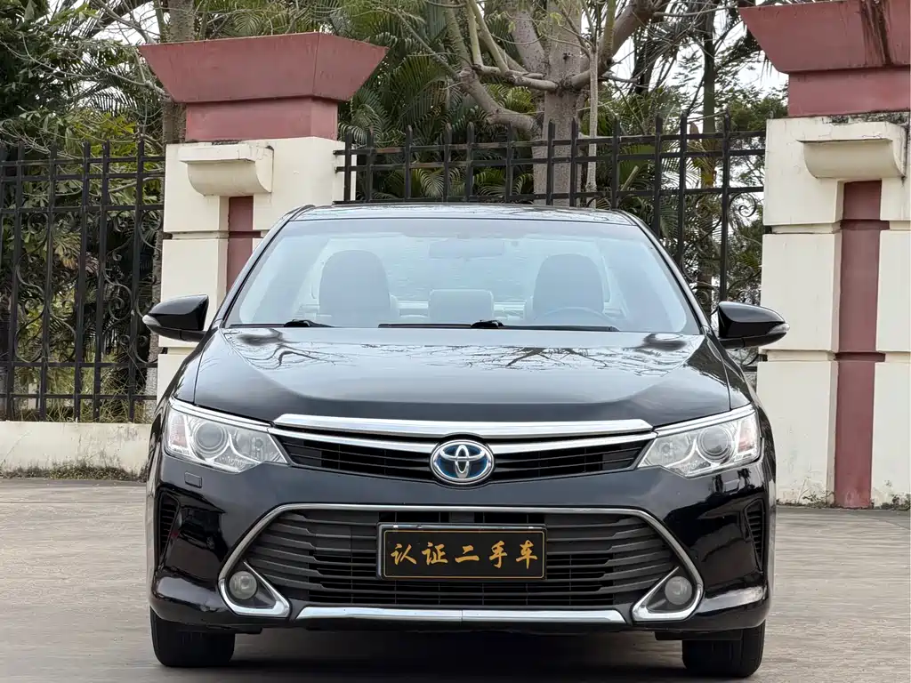 Toyota Camry 2016 2.5G 10th Anniversary Luxury Navigation Edition 2016 - thumbnail 2