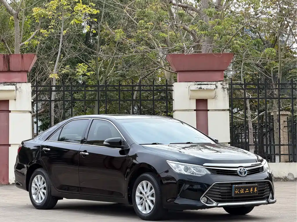 Toyota Camry 2016 2.5G 10th Anniversary Luxury Navigation Edition 2016 - thumbnail 3