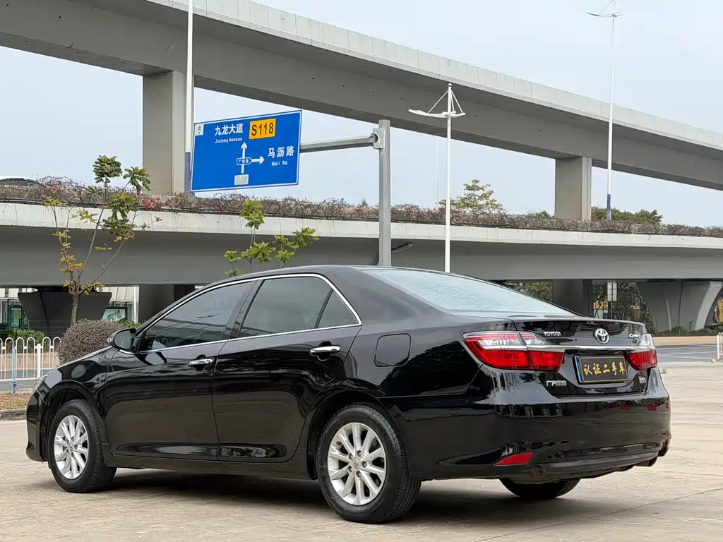 Toyota Camry 2016 2.5G 10th Anniversary Luxury Navigation Edition 2016 - thumbnail 6