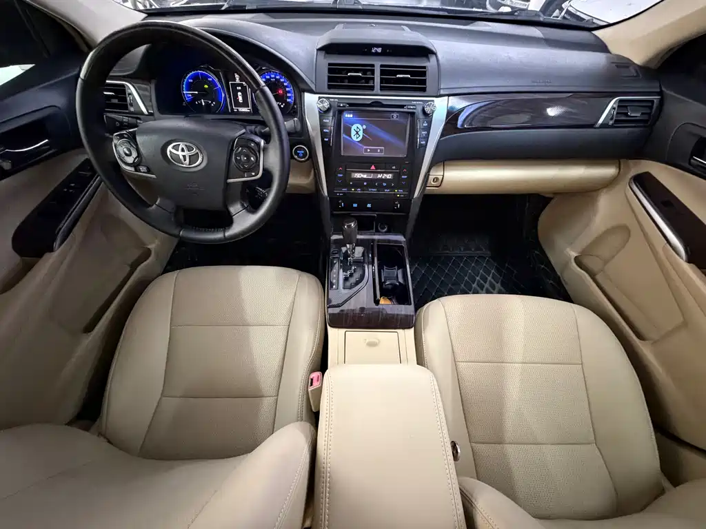Toyota Camry 2016 2.5G 10th Anniversary Luxury Navigation Edition 2016 - thumbnail 10