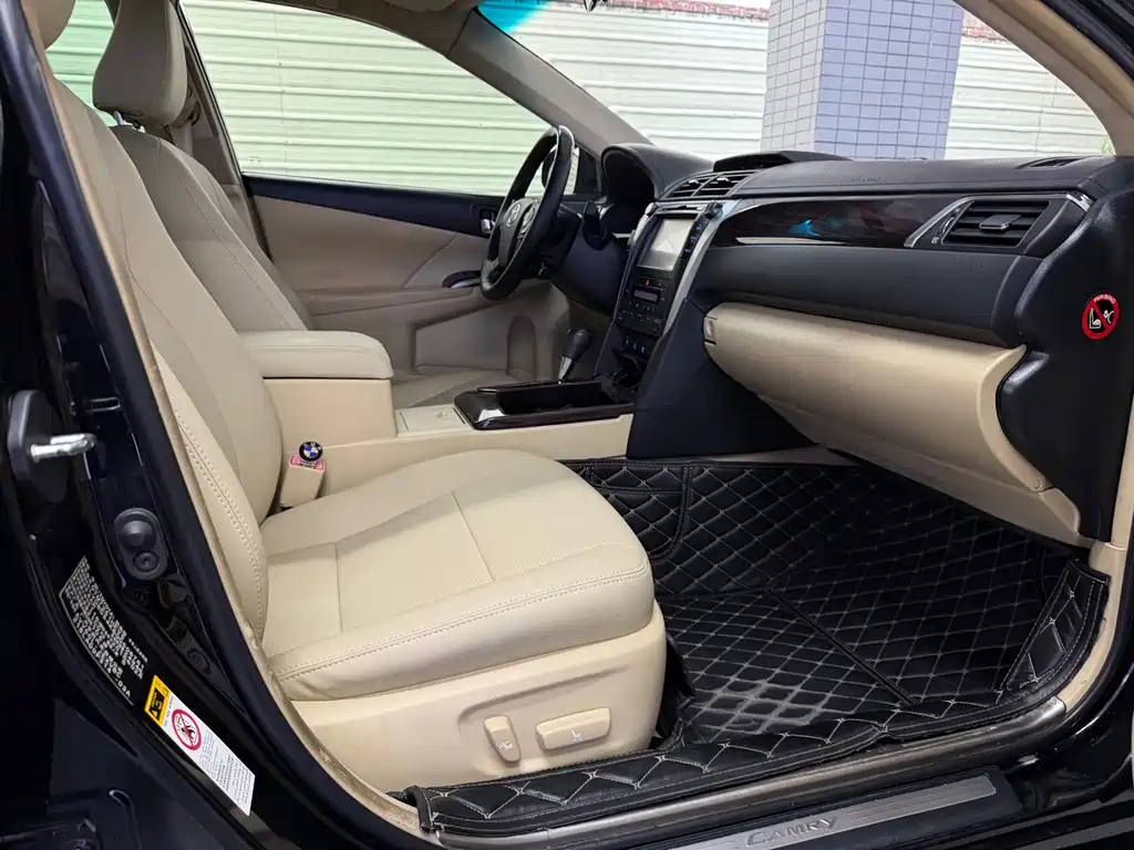 Toyota Camry 2016 2.5G 10th Anniversary Luxury Navigation Edition 2016 - thumbnail 12