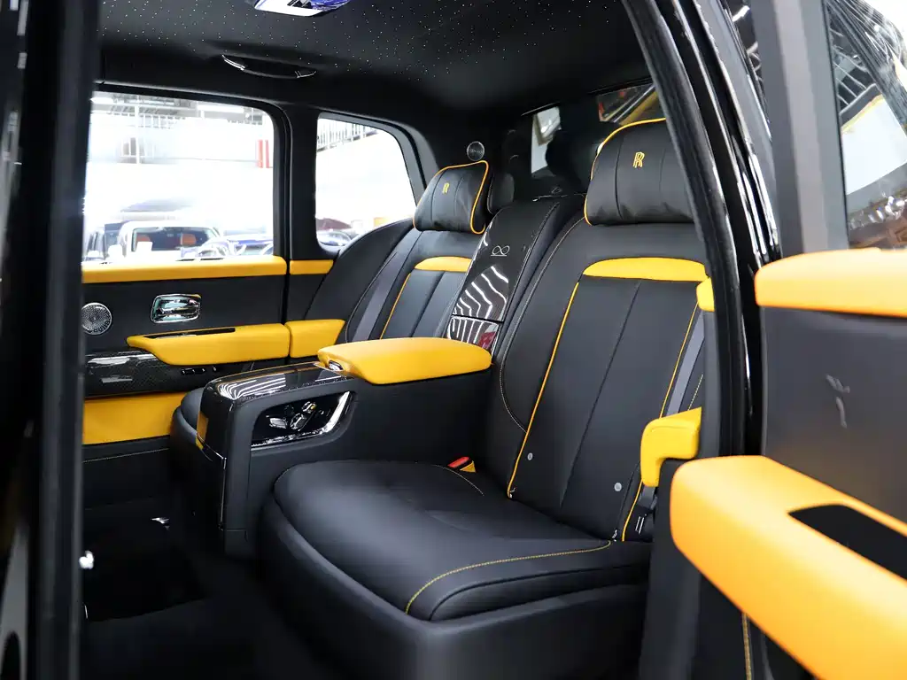 Rolls-Royce Cullinan 2020 Black Badge 2023 - thumbnail 7