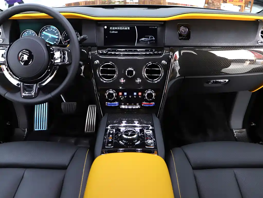 Rolls-Royce Cullinan 2020 Black Badge 2023 - thumbnail 13