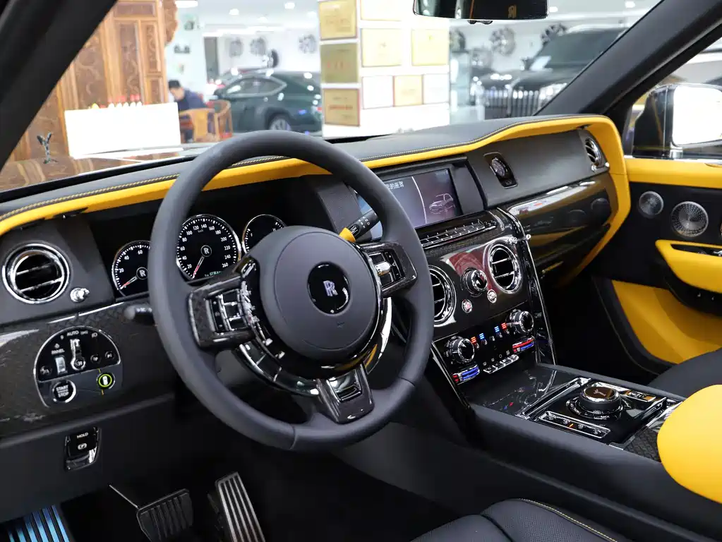 Rolls-Royce Cullinan 2020 Black Badge 2023 - thumbnail 14