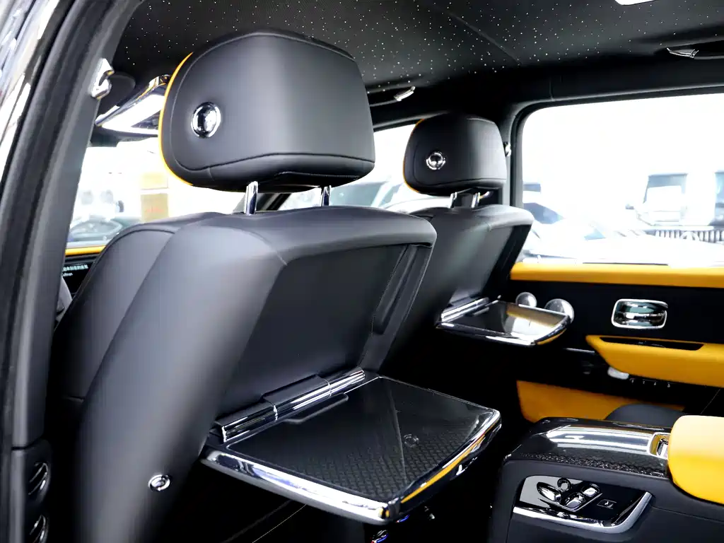 Rolls-Royce Cullinan 2020 Black Badge 2023 - thumbnail 17