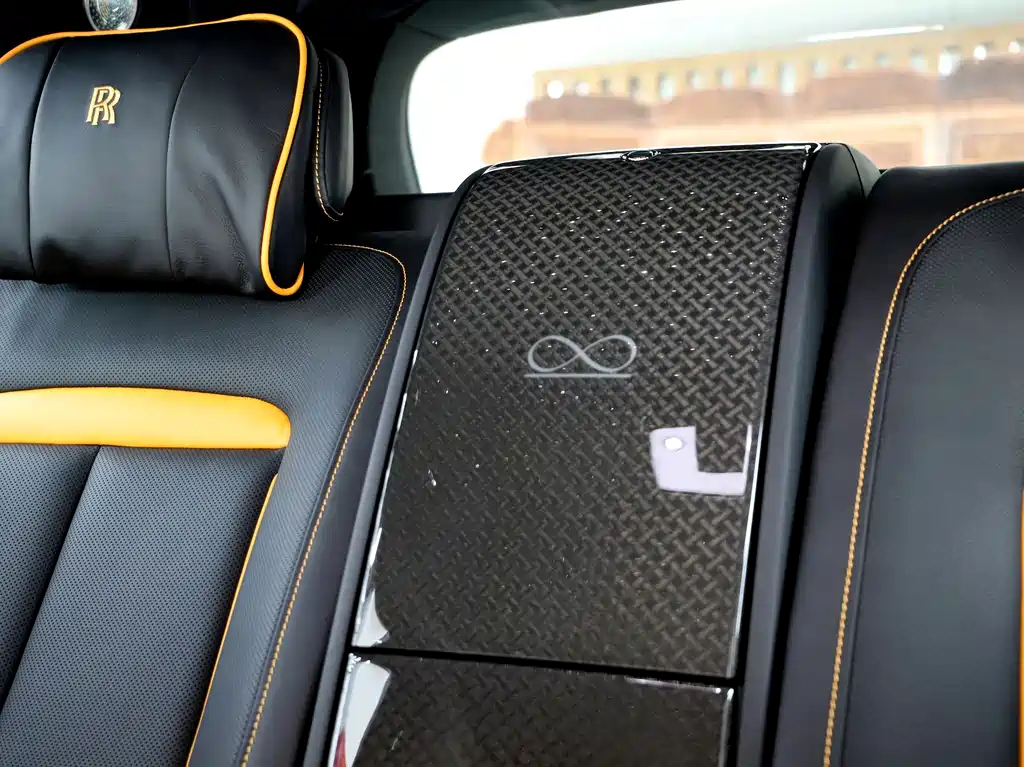 Rolls-Royce Cullinan 2020 Black Badge 2023 - thumbnail 18