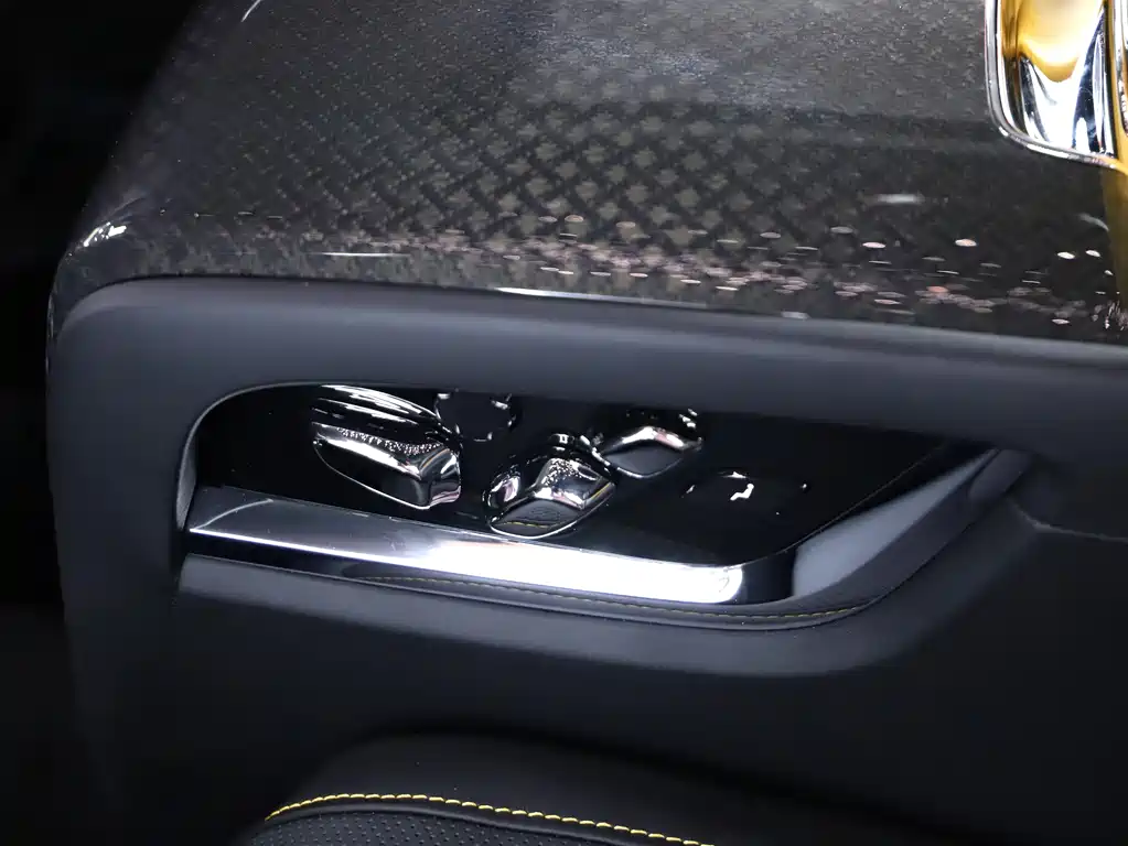 Rolls-Royce Cullinan 2020 Black Badge 2023 - thumbnail 19