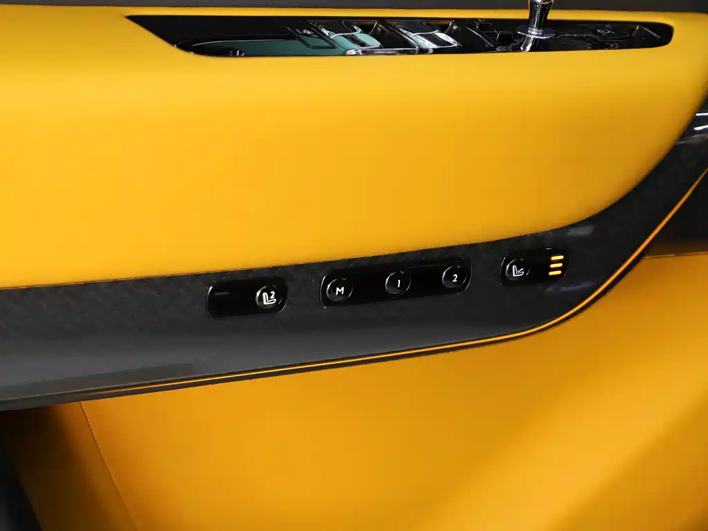Rolls-Royce Cullinan 2020 Black Badge 2023 - thumbnail 22