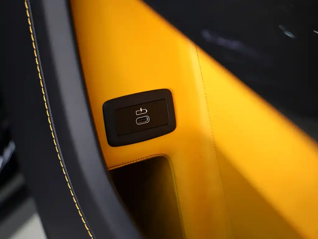 Rolls-Royce Cullinan 2020 Black Badge 2023 - thumbnail 29