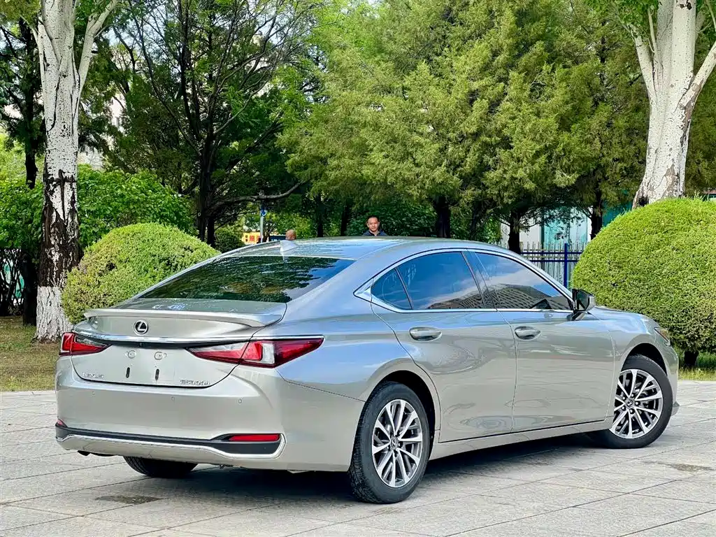 Lexus Lexus ES 2022 300h Excellence Edition 2023 - thumbnail 3