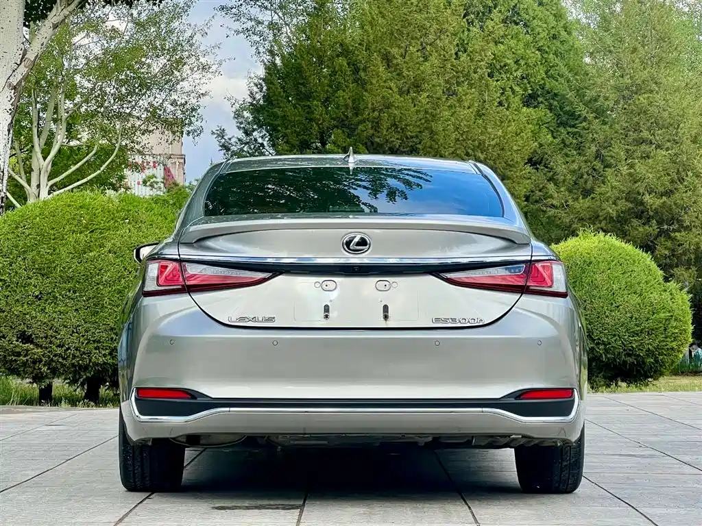 Lexus Lexus ES 2022 300h Excellence Edition 2023 - thumbnail 4