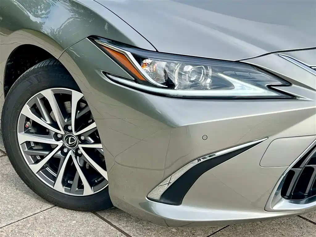 Lexus Lexus ES 2022 300h Excellence Edition 2023 - thumbnail 5