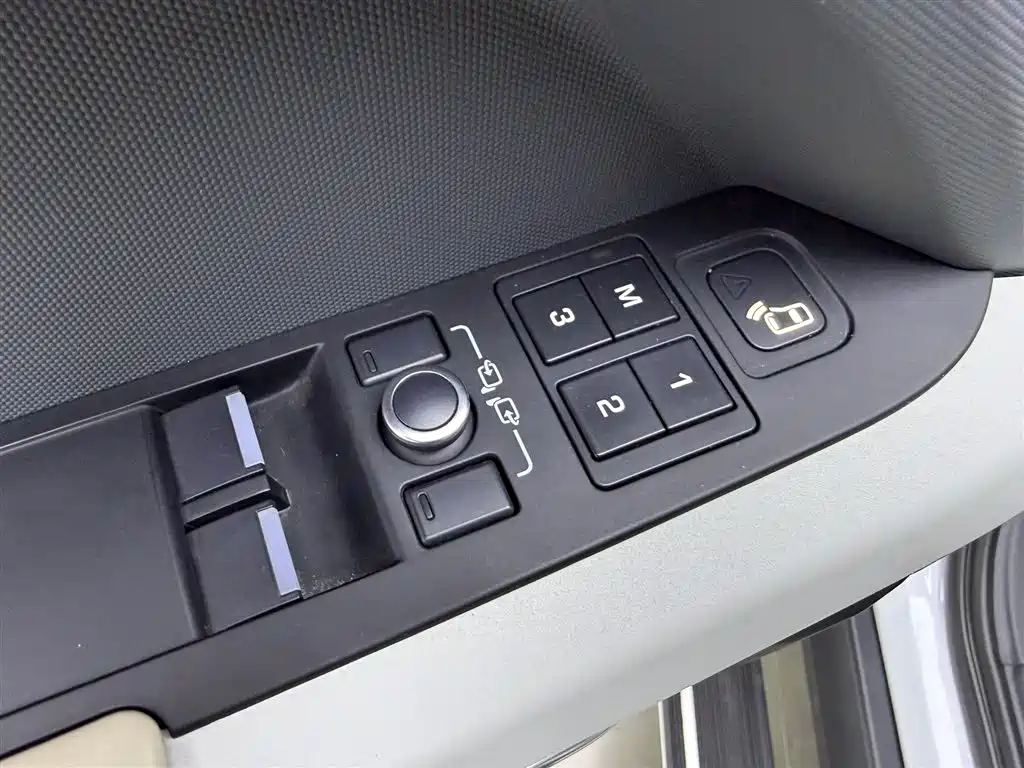 Land Rover Land Rover Defender 2022 90 2.0T P300 2023 - thumbnail 27