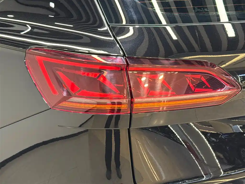Volkswagen Volkswagen Touareg 2023 3.0TSI R-Line Black Edition 2024 - thumbnail 9