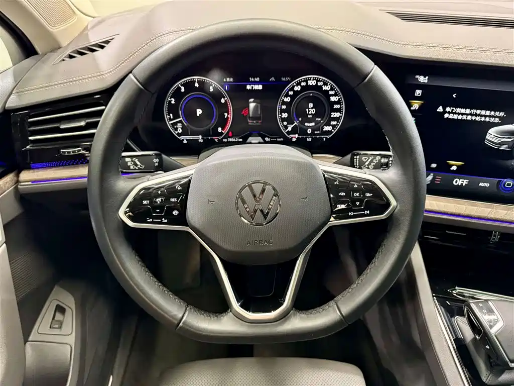 Volkswagen Volkswagen Touareg 2023 3.0TSI R-Line Black Edition 2024 - thumbnail 15
