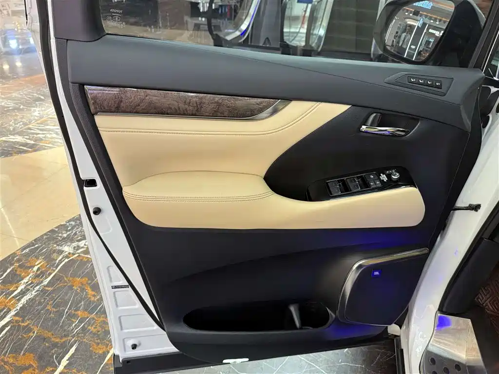 Toyota Toyota Vellfire 2021 Crown Hybrid 2.5L HV Premium Edition 2022 - thumbnail 18
