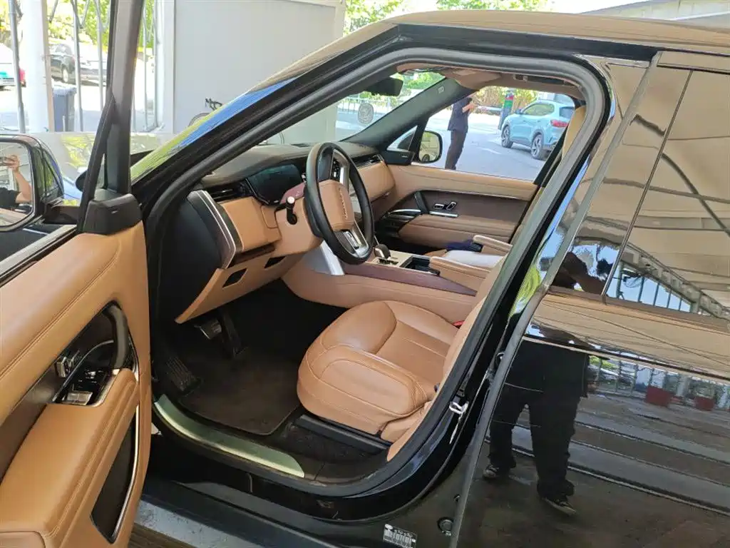 Land Rover Land Rover Range Rover 2024 3.0 L6 360PS Vogue Edition 2024 - thumbnail 6