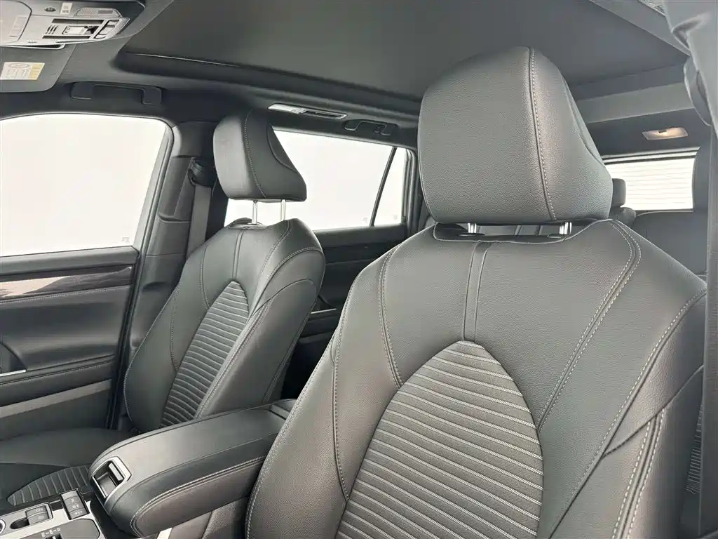 Toyota 2024 Toyota Crown Kluger 2.5L HEV AWD Luxury Edition 2026 - thumbnail 8