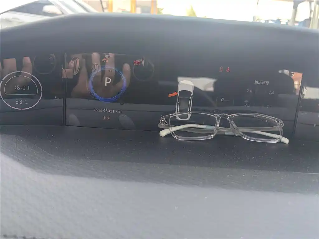 Changan Changan UNI-V iDD 2023 1.5T 113km Zhiqu (Feikuai Edition) 2023 - thumbnail 4