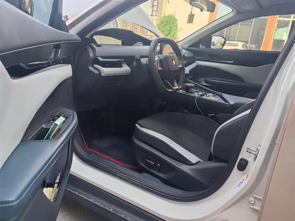 Changan Changan UNI-V iDD 2023 1.5T 113km Zhiqu (Feikuai Edition) 2023 - thumbnail 5
