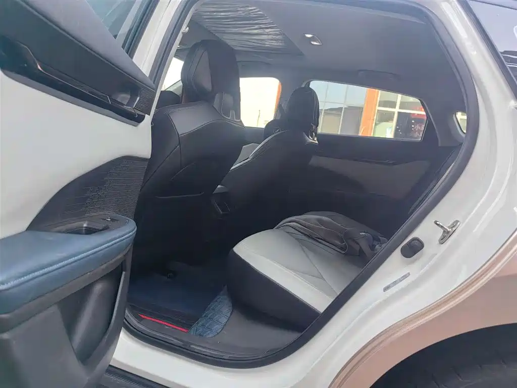 Changan Changan UNI-V iDD 2023 1.5T 113km Zhiqu (Feikuai Edition) 2023 - thumbnail 7