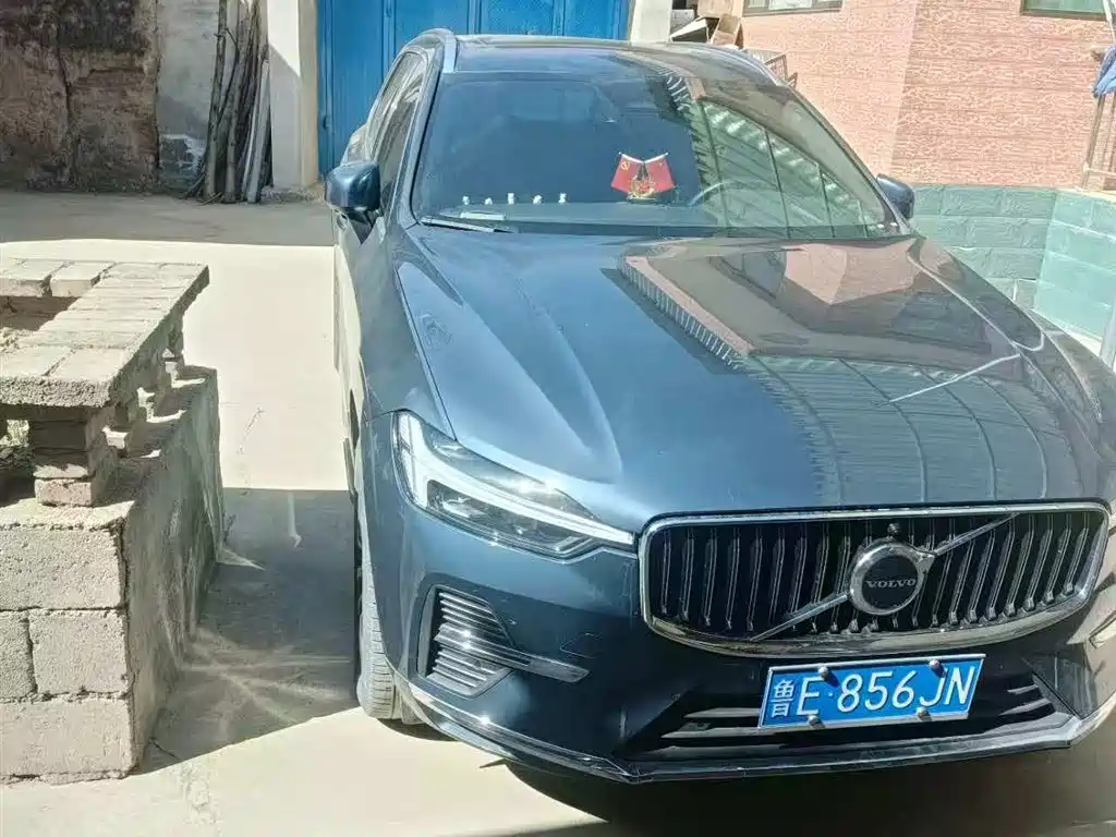 Volvo Volvo XC60 2024 B5 AWD Momentum 2023 - thumbnail 2