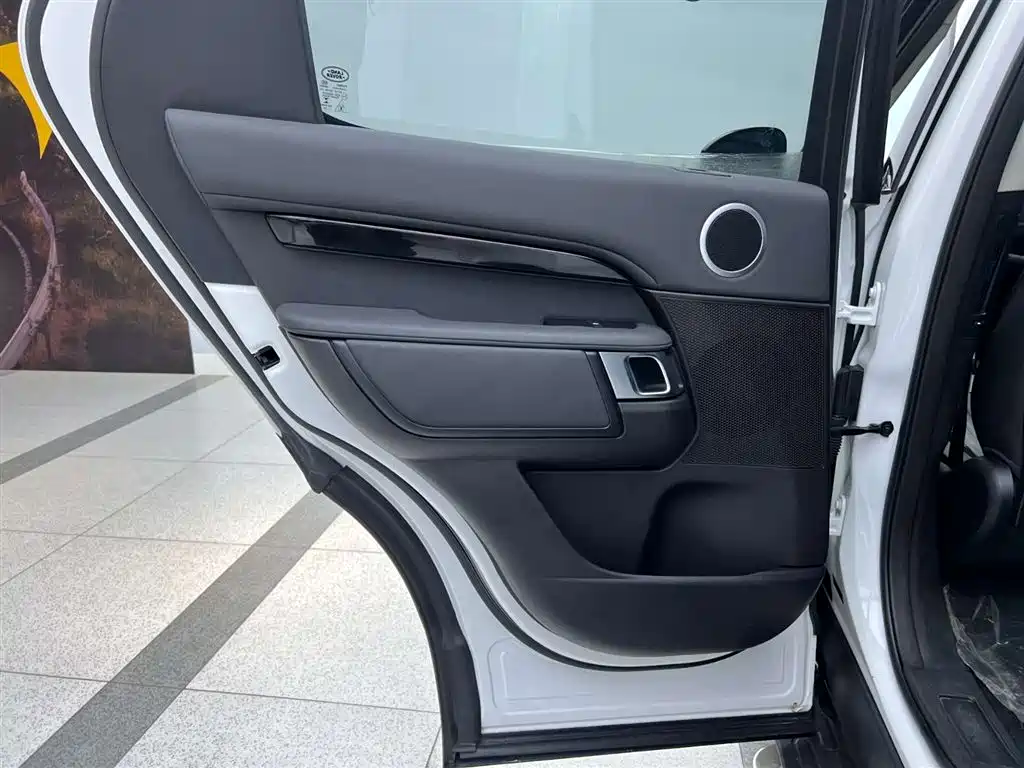 Land Rover Land Rover Discovery 2017 3.0 SC V6 SE 2018 - thumbnail 28